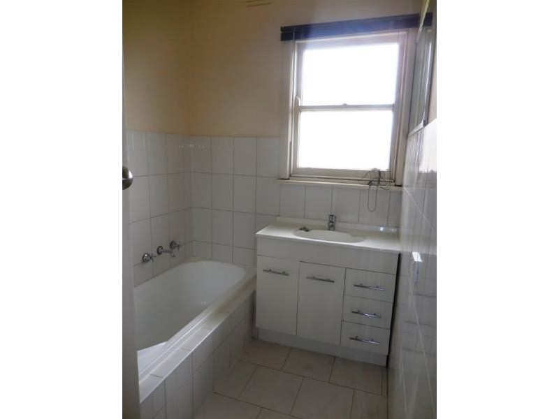 5 McNab Court, Dandenong VIC 3175