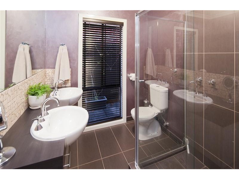 47 Merritt Avenue, Cranbourne West VIC 3977