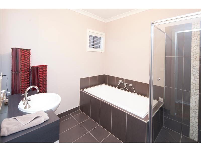 47 Merritt Avenue, Cranbourne West VIC 3977