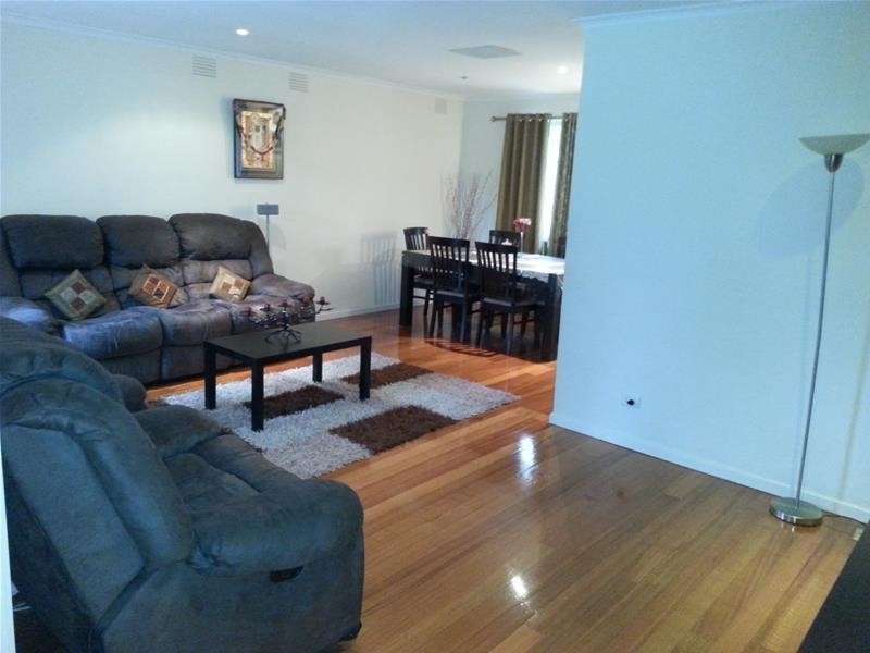 31 William Perry Close, Endeavour Hills VIC 3802