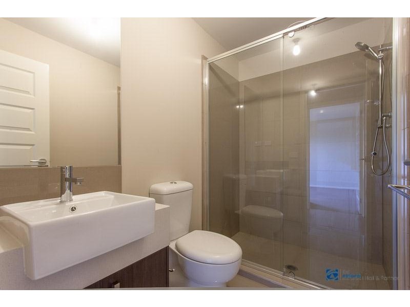 2/27 Police Road, Mulgrave VIC 3170