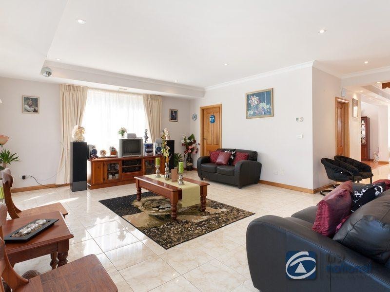 5 Jeanette Court, Mulgrave VIC 3170