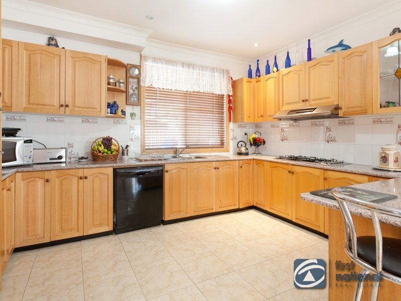 5 Jeanette Court, Mulgrave VIC 3170