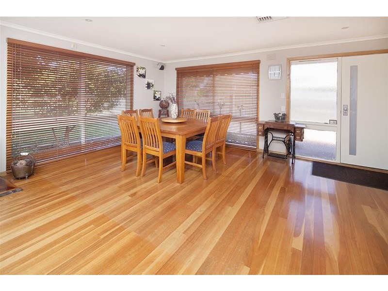 38 Clifton Way, Endeavour Hills VIC 3802