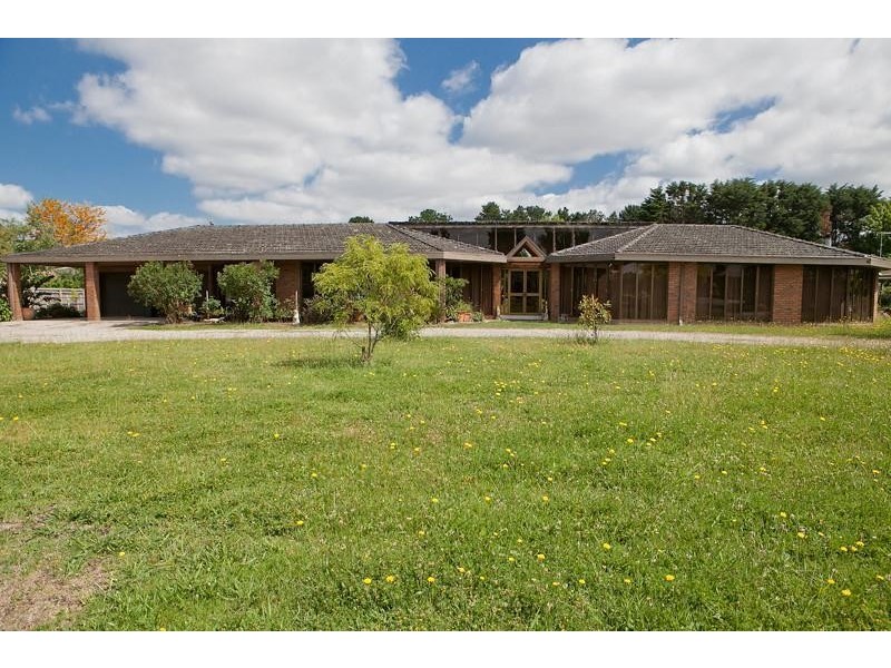 2 Charl Close, Narre Warren North VIC 3804