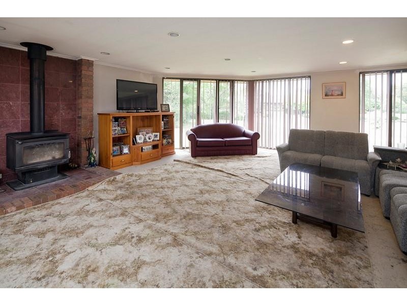 2 Charl Close, Narre Warren North VIC 3804