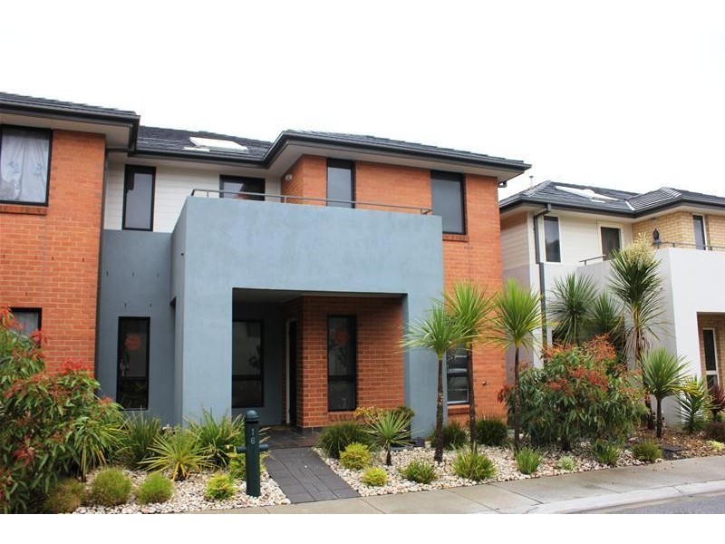 16 Manuscript Drive, Endeavour Hills VIC 3802