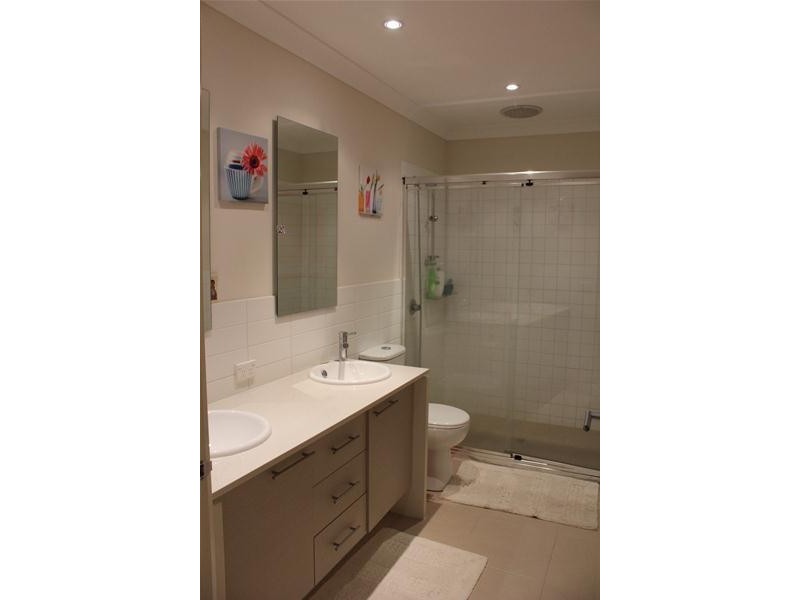 16 Manuscript Drive, Endeavour Hills VIC 3802