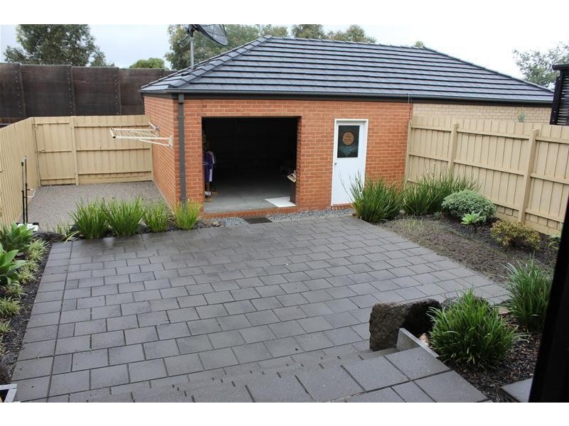 16 Manuscript Drive, Endeavour Hills VIC 3802