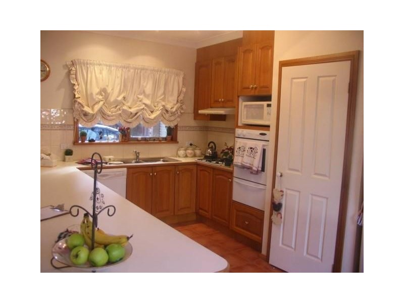 11 Bounty Way, Berwick VIC 3806