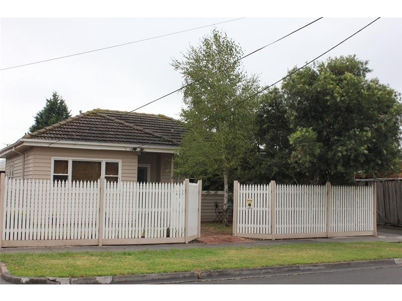1/2 Southbourne Avenue, Dandenong South VIC 3175