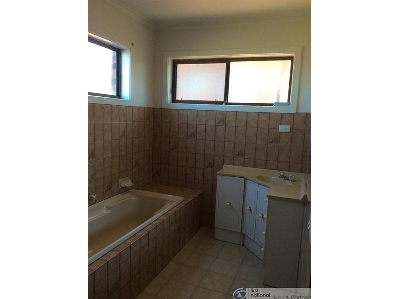 15 Granton Avenue, Endeavour Hills VIC 3802