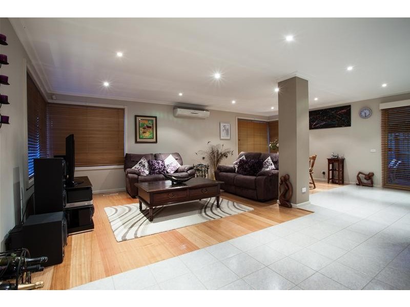 7 Rawdon Hill Drive, Dandenong North VIC 3175