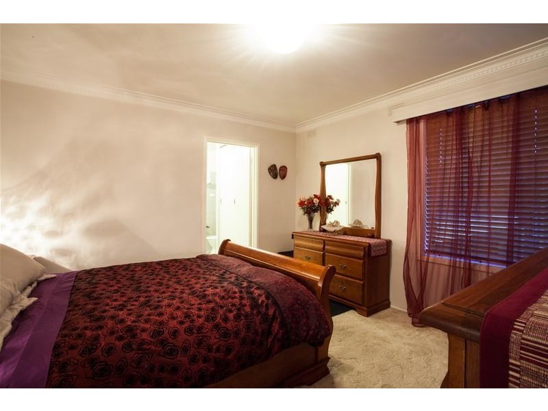 7 Rawdon Hill Drive, Dandenong North VIC 3175