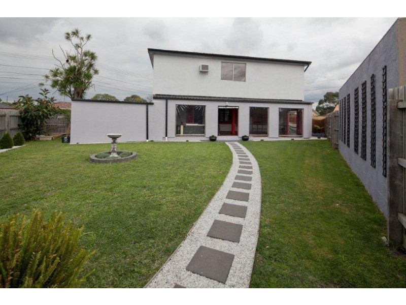 15 Scarlet Drive, Doveton VIC 3177