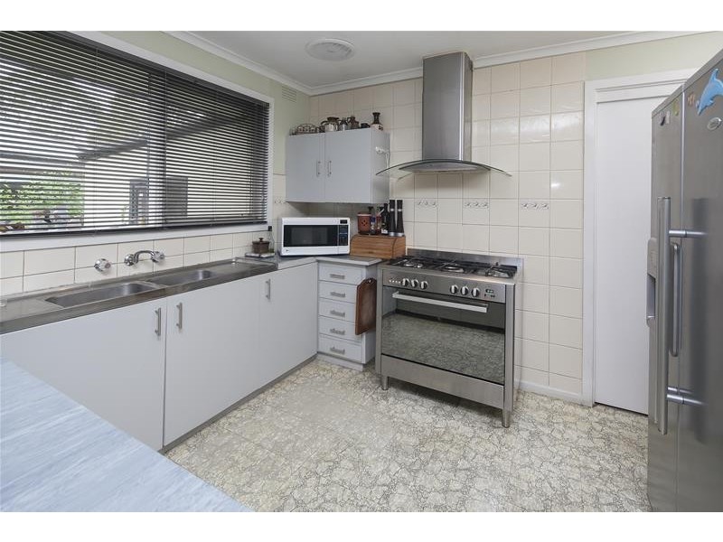 17 Page Close, Noble Park VIC 3174