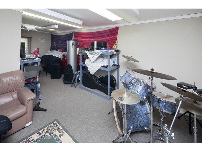 17 Page Close, Noble Park VIC 3174