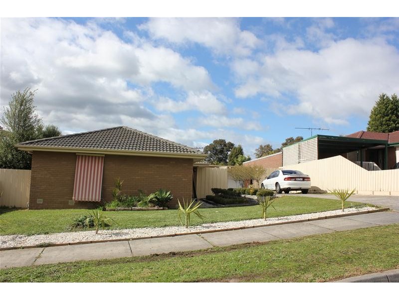 14 Lachlan Drive, Endeavour Hills VIC 3802