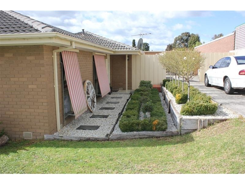 14 Lachlan Drive, Endeavour Hills VIC 3802