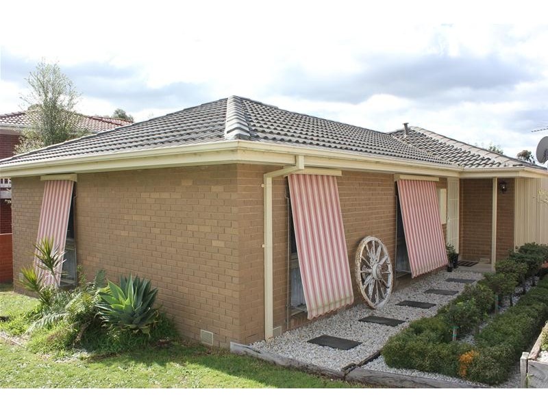 14 Lachlan Drive, Endeavour Hills VIC 3802