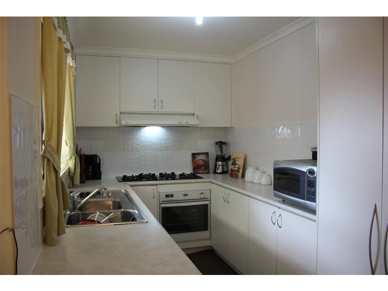 14 Lachlan Drive, Endeavour Hills VIC 3802