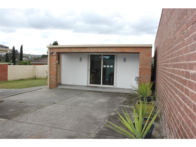 14 Lachlan Drive, Endeavour Hills VIC 3802