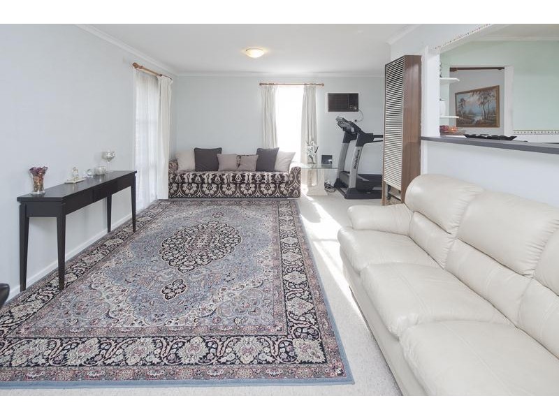 48 Meadow Wood Walk, Narre Warren VIC 3805