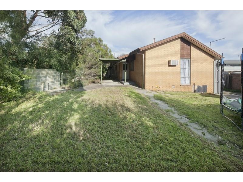 48 Meadow Wood Walk, Narre Warren VIC 3805