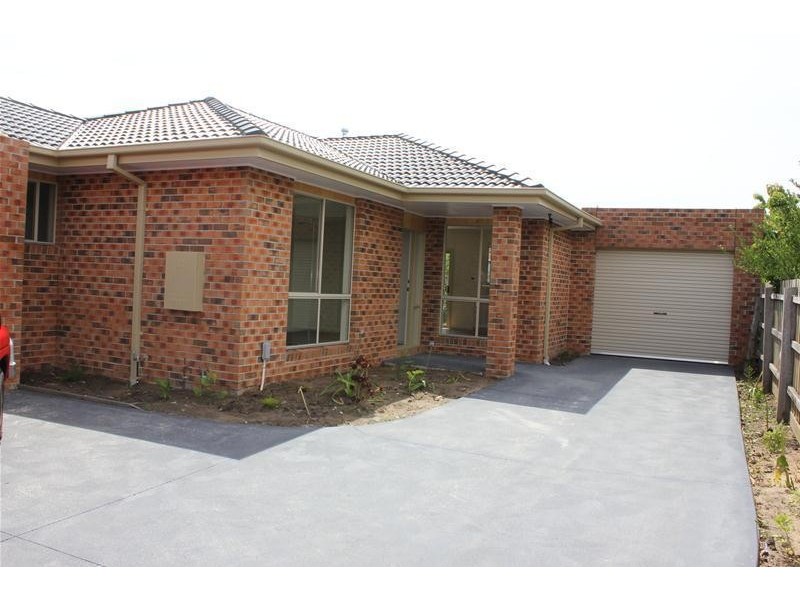 2/7 Maurice Street, Dandenong VIC 3175