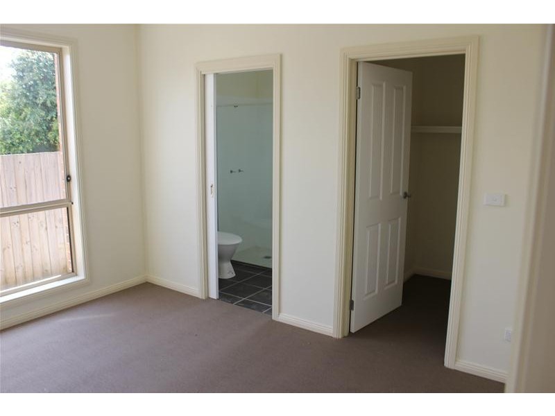 2/7 Maurice Street, Dandenong VIC 3175