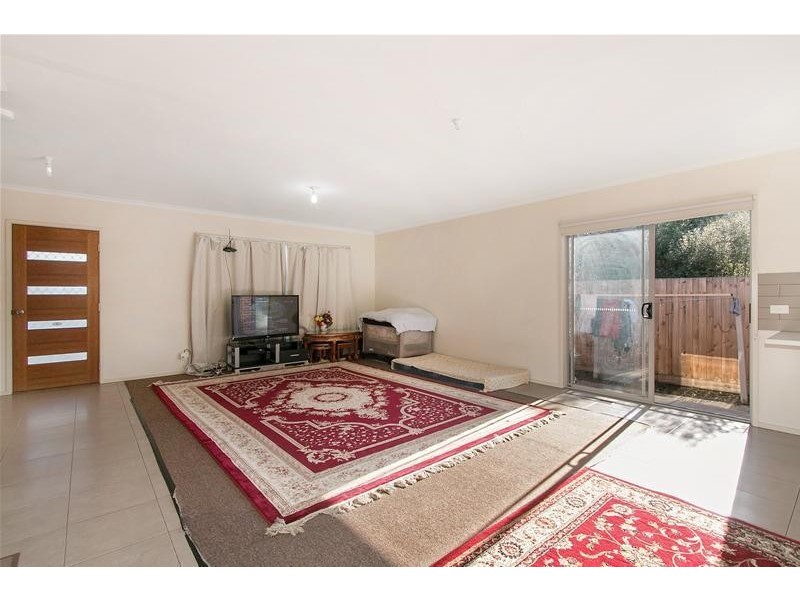 1/11 Cherry Grove, Doveton VIC 3177