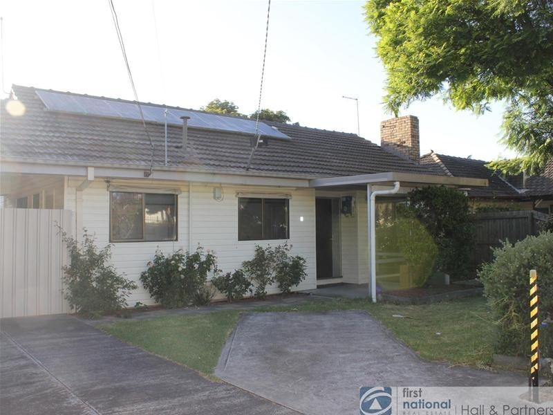 8 Mundaring Drive, Cranbourne VIC 3977