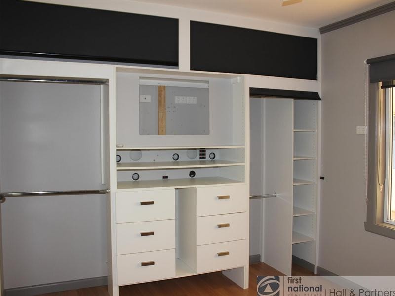 8 Mundaring Drive, Cranbourne VIC 3977