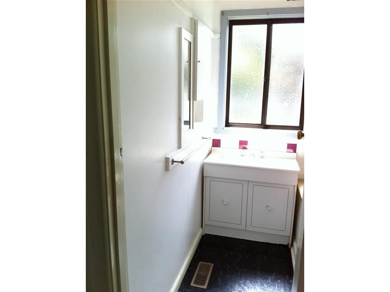 25 Deakin Crescent, Dandenong North VIC 3175