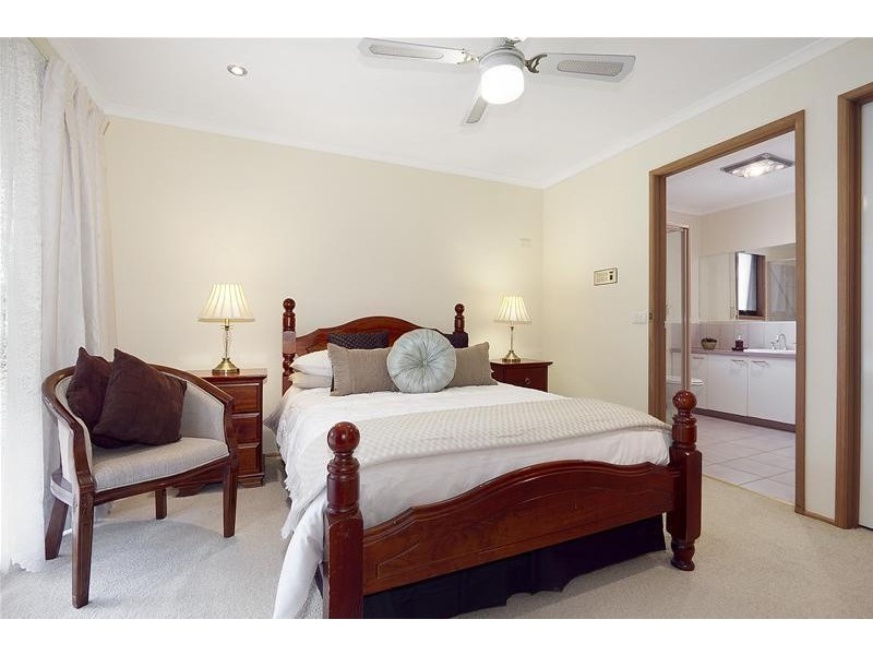 9 Lancefield Court, Endeavour Hills VIC 3802