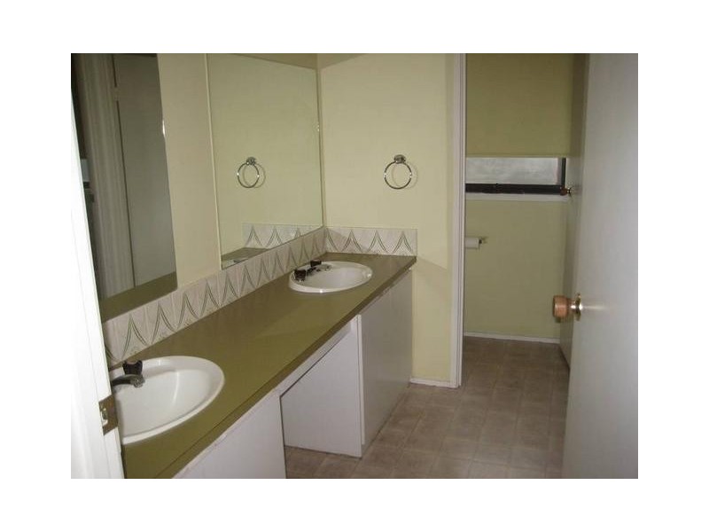 8 Wycombe Rise, Hampton Park VIC 3976