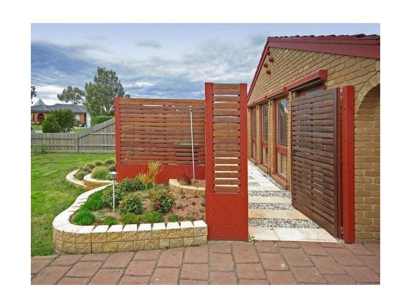 8 Wycombe Rise, Hampton Park VIC 3976