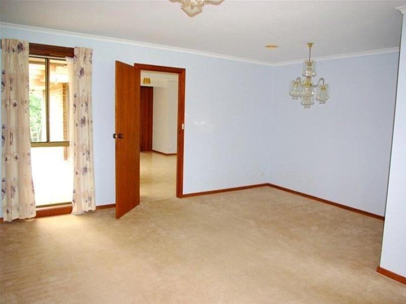 19 Inverness Street, Endeavour Hills VIC 3802