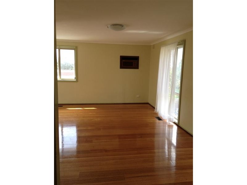 49 Daniel Solander Drive, Endeavour Hills VIC 3802