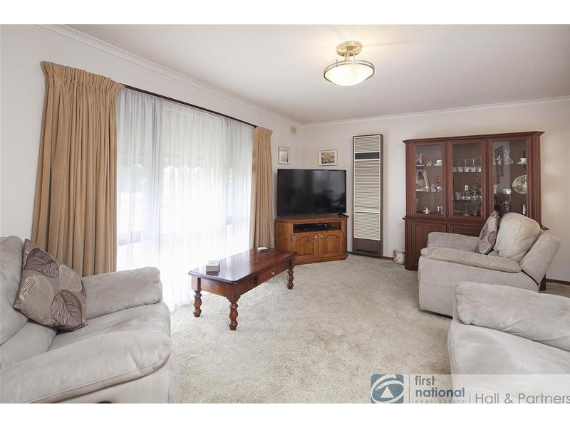 47 John Fawkner Drive, Endeavour Hills VIC 3802