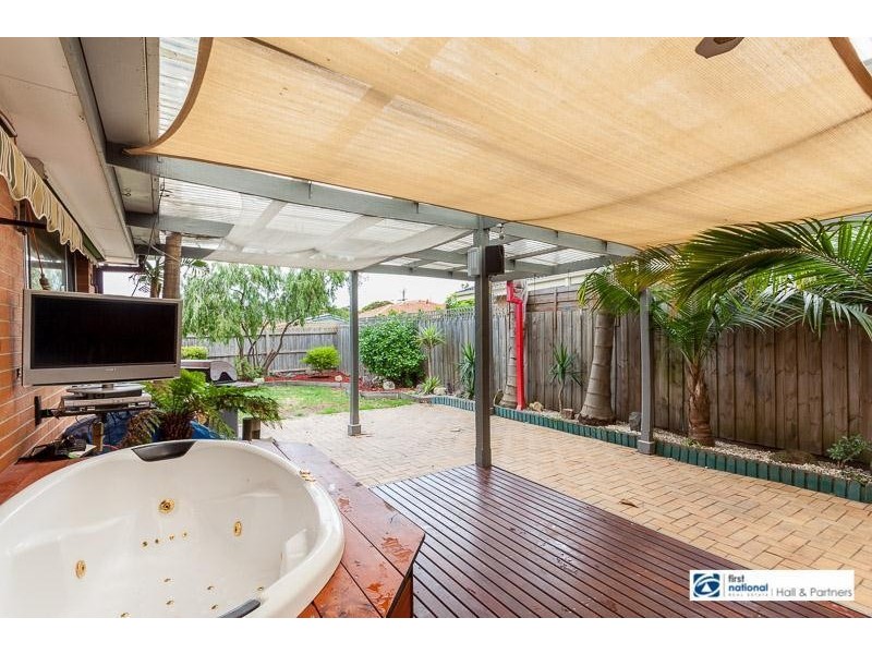 50 Downard Crescent, Dandenong North VIC 3175