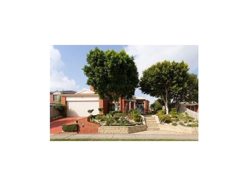 19 Vivienne Way, Berwick VIC 3806