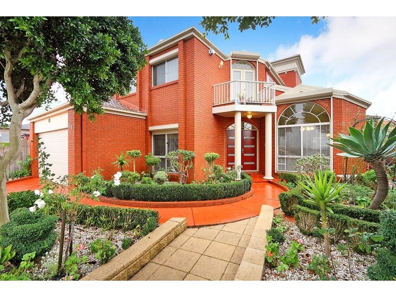 19 Vivienne Way, Berwick VIC 3806