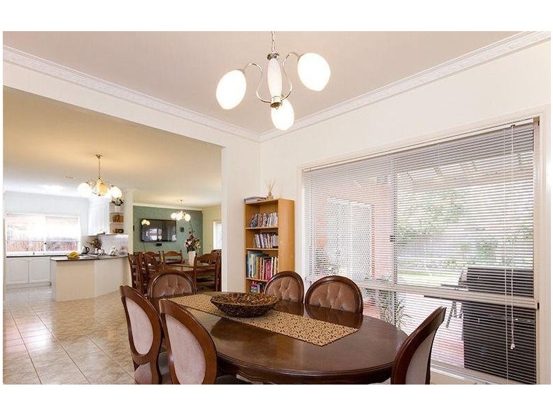 19 Vivienne Way, Berwick VIC 3806