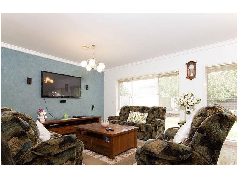 19 Vivienne Way, Berwick VIC 3806