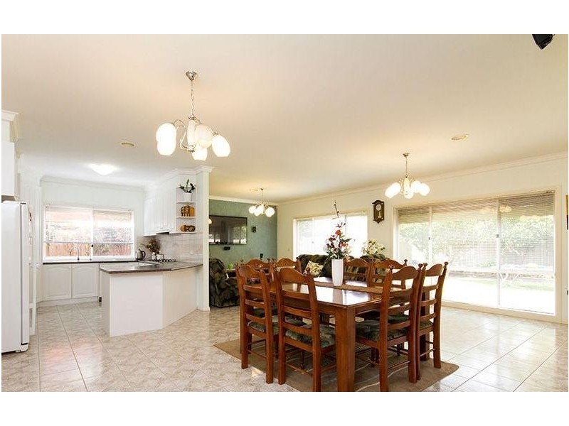 19 Vivienne Way, Berwick VIC 3806