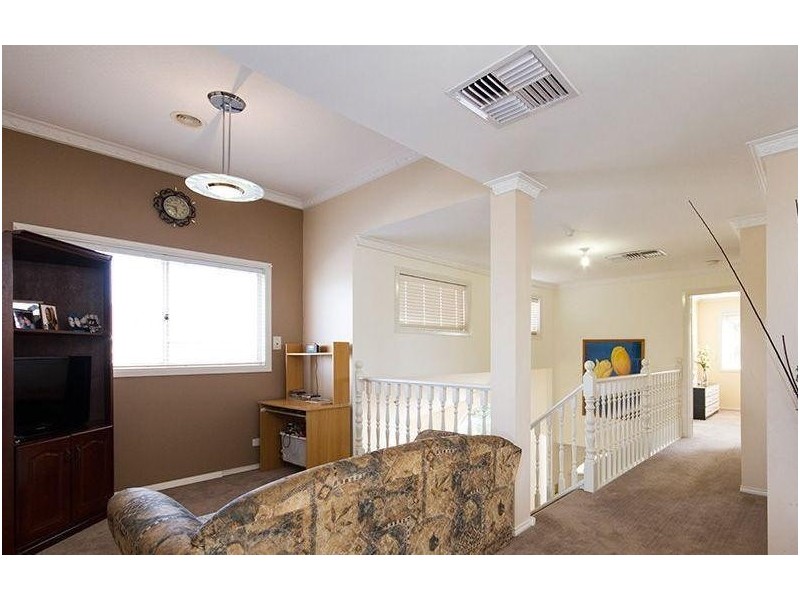 19 Vivienne Way, Berwick VIC 3806