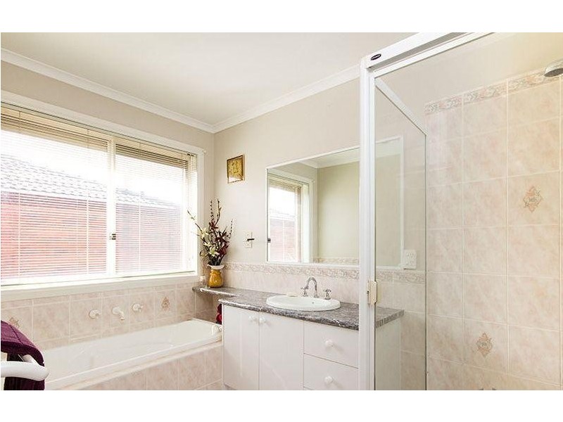 19 Vivienne Way, Berwick VIC 3806