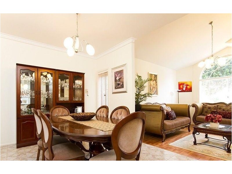 19 Vivienne Way, Berwick VIC 3806