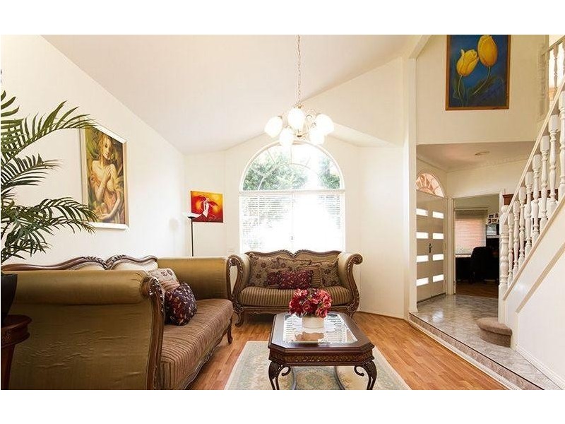 19 Vivienne Way, Berwick VIC 3806